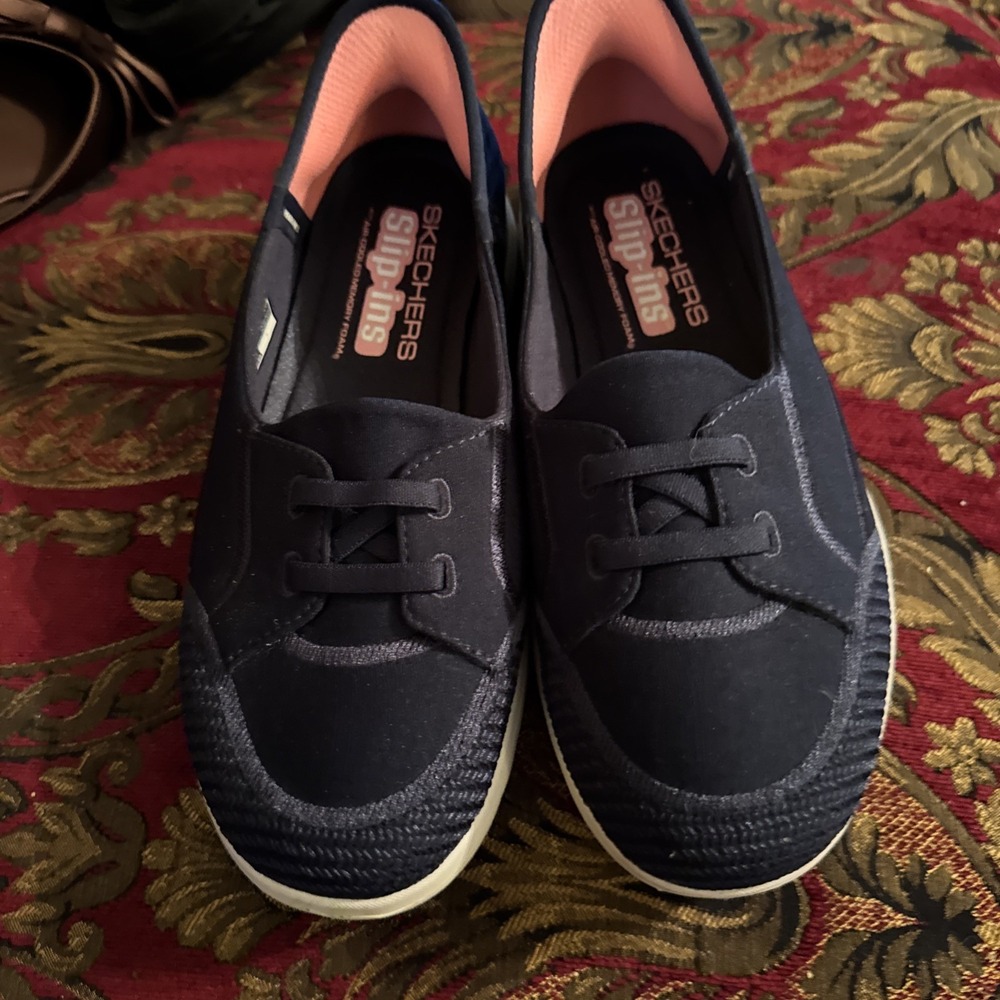 Skechers On The Go Slip-Ins: Flex-Top Notch Women's Slip On Size 9 Blue
